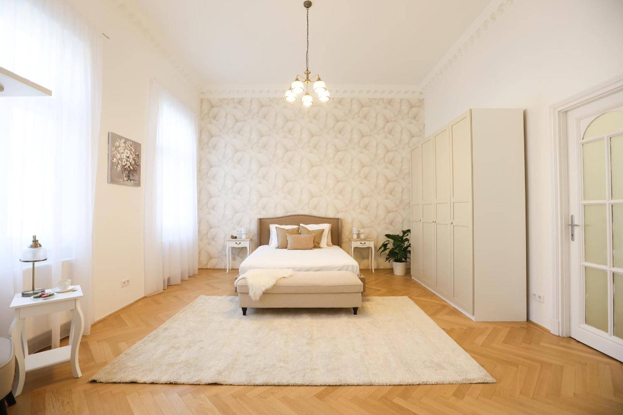 Mirage Medic Hotel Будапеща Екстериор снимка
