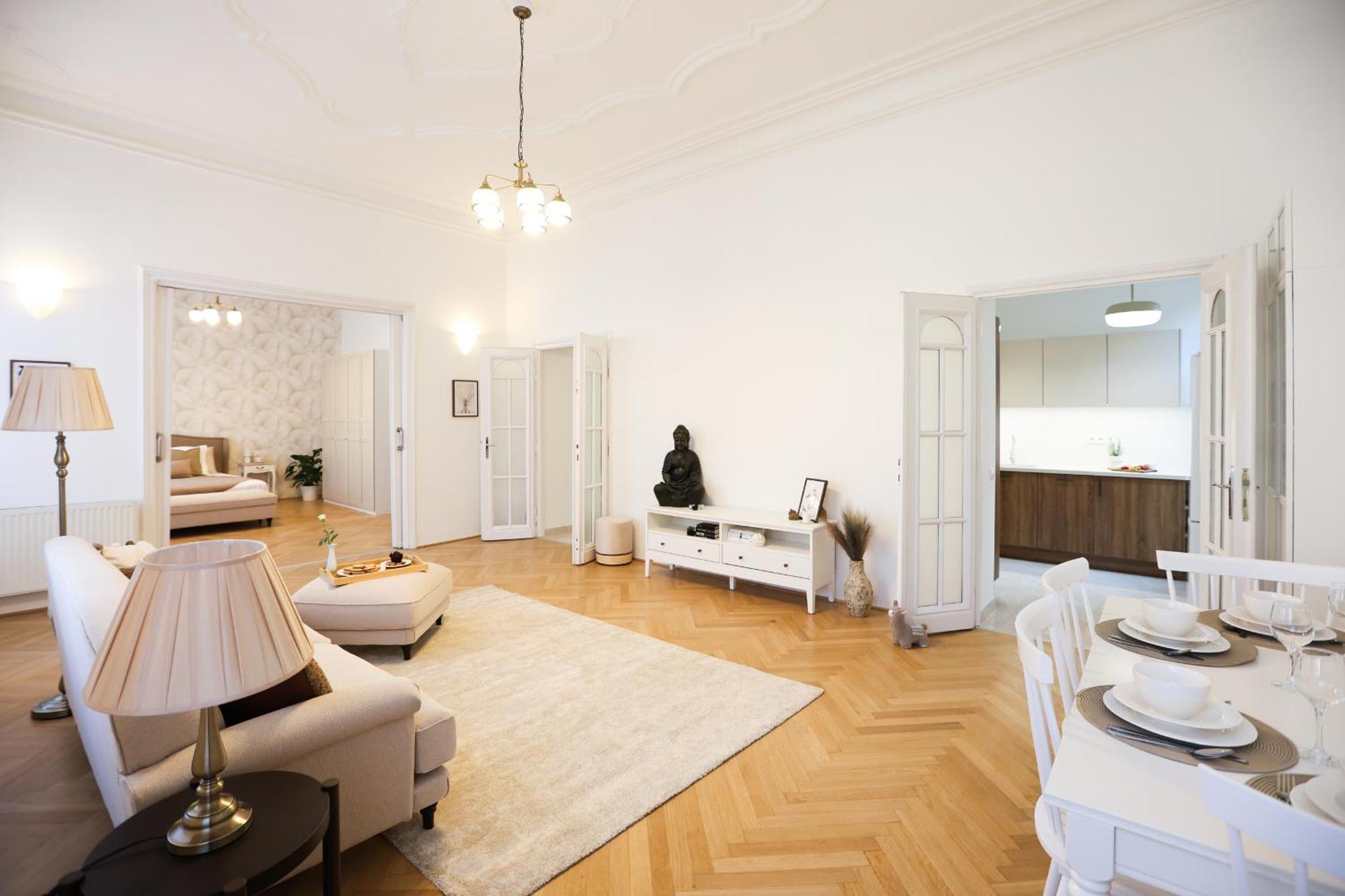 Mirage Medic Hotel Будапеща Екстериор снимка